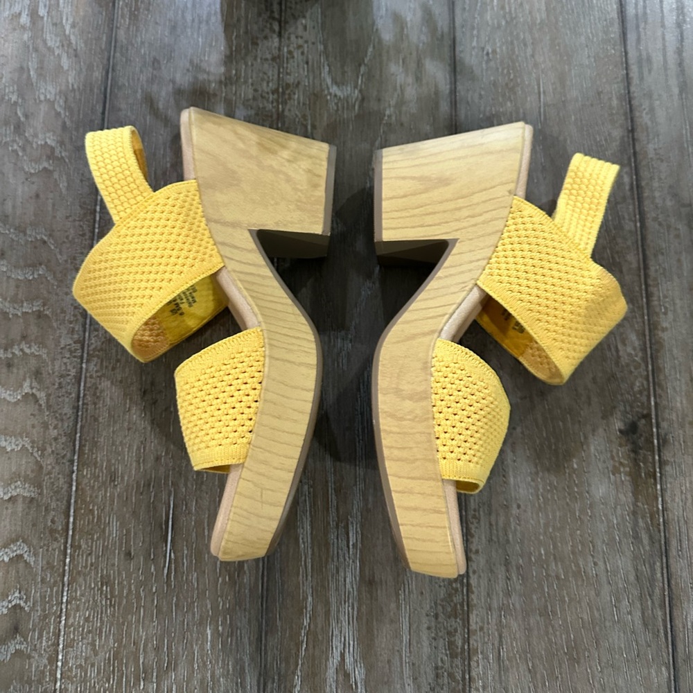 Dr. Scholls Stitch Fix Yellow Chunky Heel Platform Sandals - Picture 2 of 13